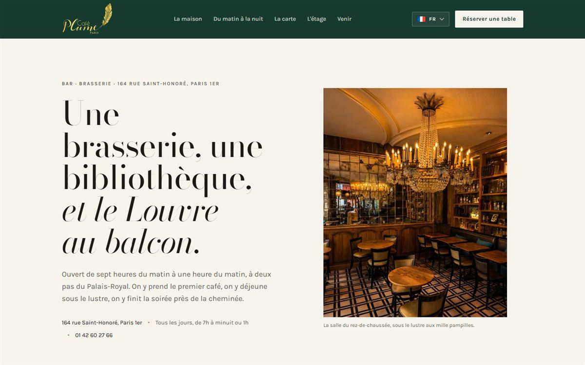Page d'accueil du site du Café Plume : « Une brasserie, une bibliothèque, et le Louvre au balcon »